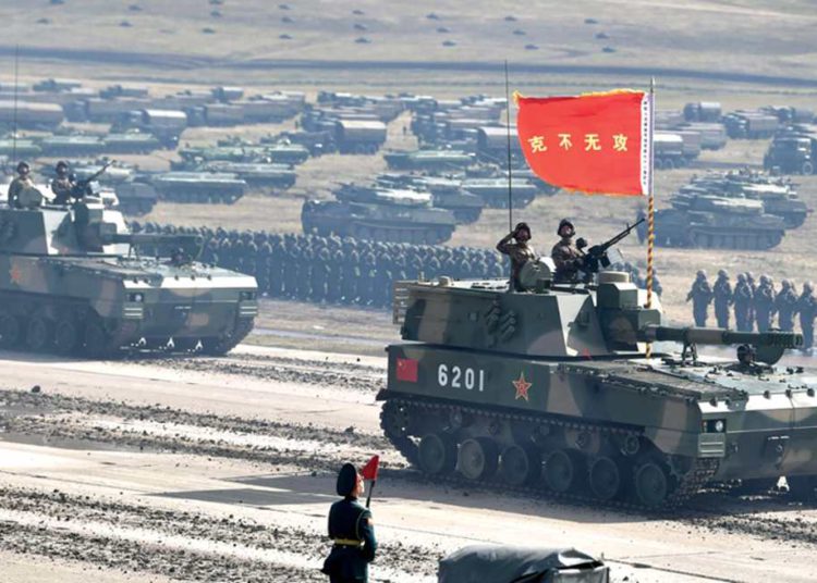 Tanques de combate de China llegan a Rusia para realizar ejercicios militares