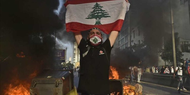 La economía de Líbano en caída y se lleva a Hezbolá consigo
