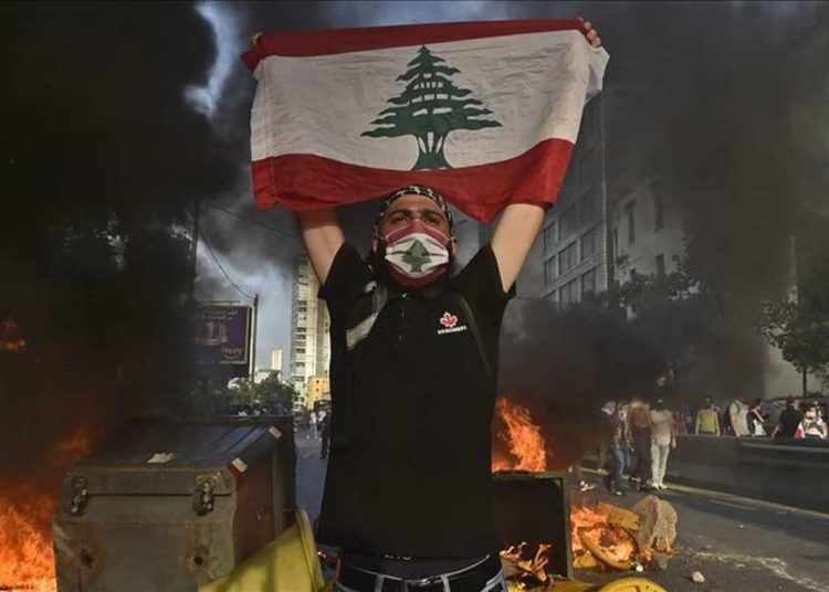 La economía de Líbano en caída y se lleva a Hezbolá consigo