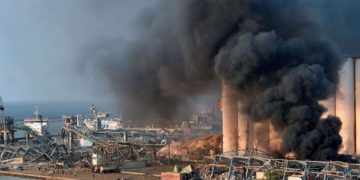 Primer ministro del Líbano acusado por explosión en puerto de Beirut