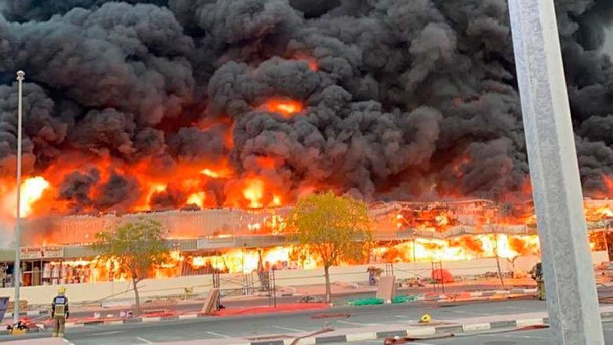 Gran incendio reportado en mercado iraní de Emiratos Árabes Unidos