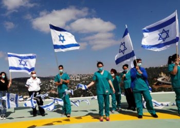 Sobrevuelo especial en honor a los equipos médicos israelíes