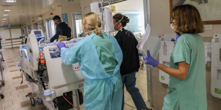 Coronavirus en Israel: Número de muertes asciende a 576 a medida que los hospitales colapsan