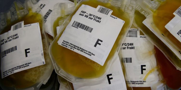 Empresas israelíes e italianas continúan con el tratamiento a base de plasma contra la COVID-19
