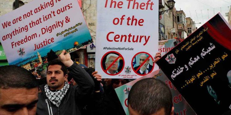 Más de 2000 árabes protestan en Judea y Samaria contra el acuerdo entre Israel y EAU