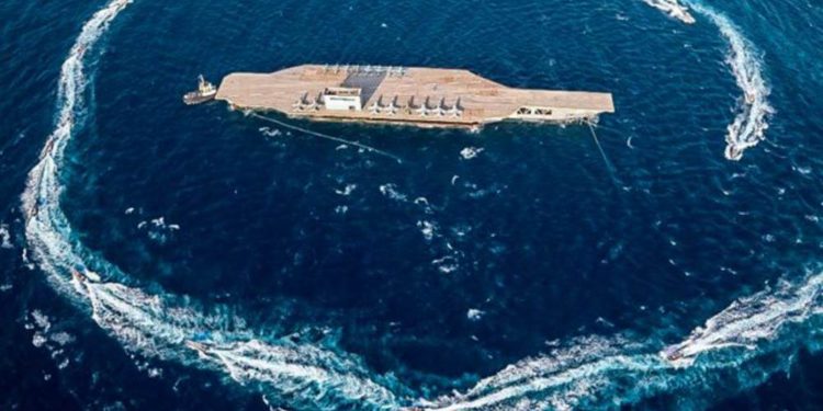 EE.UU. se burla de la capacidad de Irán para construir réplica de un portaviones americano