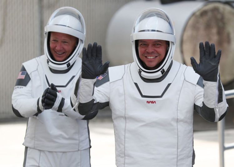Astronautas de SpaceX vuelven a la Tierra para la última etapa de su histórico viaje