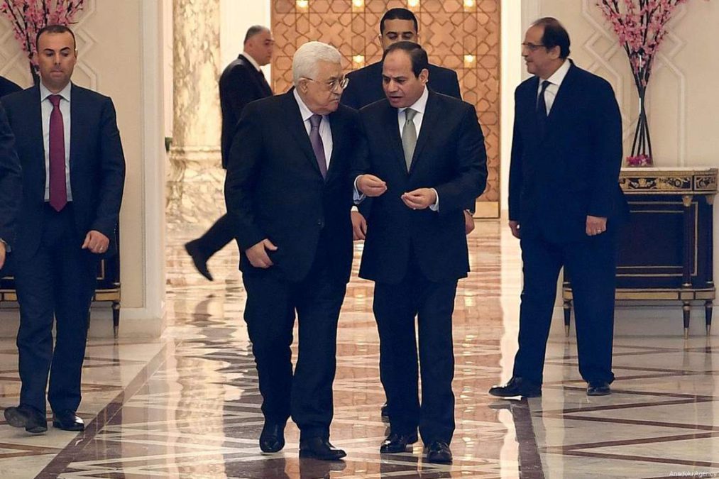 Una crisis entre Egipto y la AP se cierne a medida que Abbas se acerca a Turquía, Qatar y Hamás