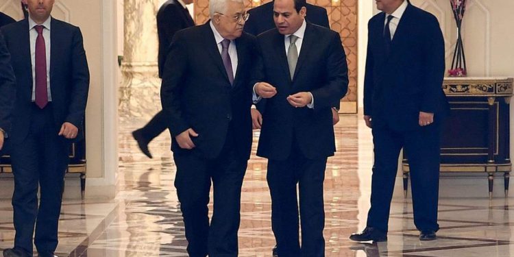Una crisis entre Egipto y la AP se cierne a medida que Abbas se acerca a Turquía, Qatar y Hamas