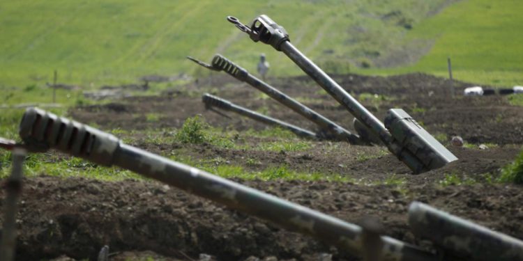 Surgen enfrentamientos a lo largo de la frontera entre Azerbaiyán y Armenia