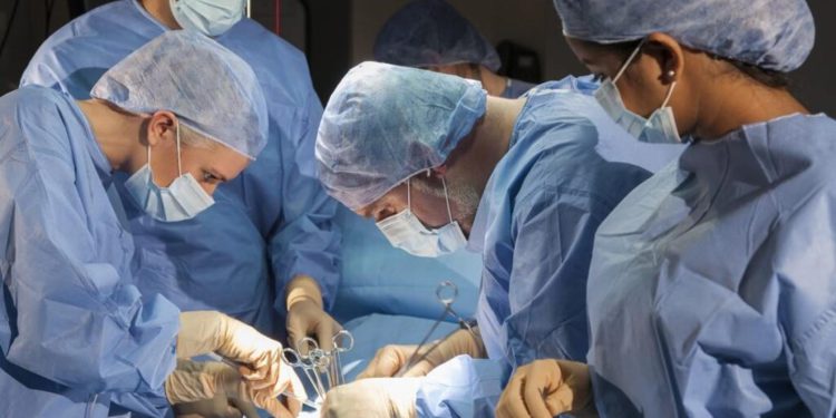 Hospital israelí implementa plataforma de inteligencia quirúrgica impulsada por IA