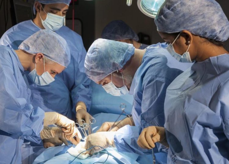 Hospital israelí implementa plataforma de inteligencia quirúrgica impulsada por IA