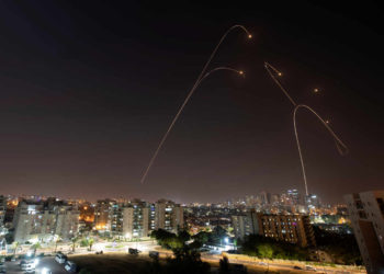 Irán a la sombra del acuerdo de paz: lanzamiento de misiles contra Israel desde Gaza