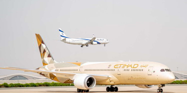 Los vuelos entre Israel y los Emiratos podrán sobrevolar Arabia Saudita