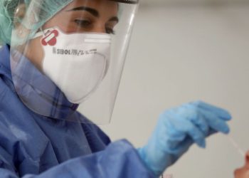 Israel es el líder mundial en pruebas de coronavirus, pero también en la tasa de positividad
