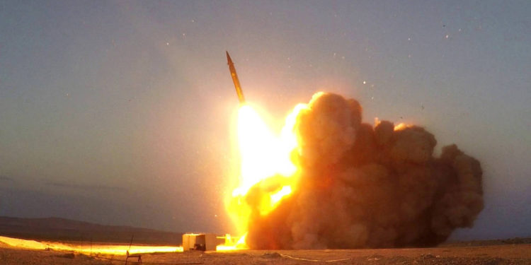 Alto funcionario estadounidense: Irán y Corea del Norte renovaron la cooperación en materia de misiles