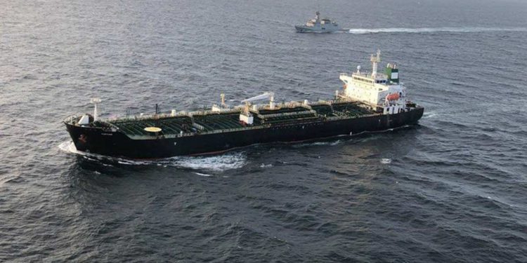 Petrolero iraní llega a Venezuela en desafío a las sanciones de Estados Unidos