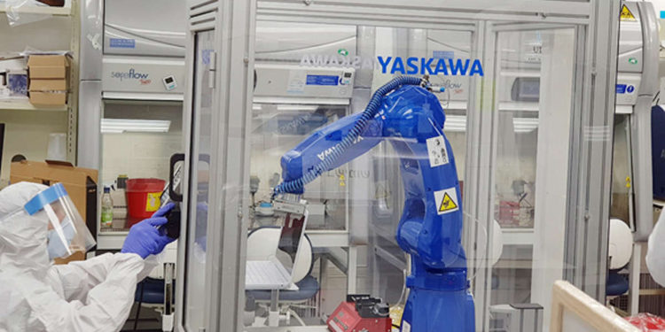 Robot de test para Covid-19 de Yaskawa Israel instalado en laboratorio de las FDI