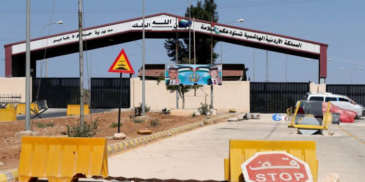 Jordania reabre el tráfico fronterizo con Siria tras cierre de un mes por el coronavirus