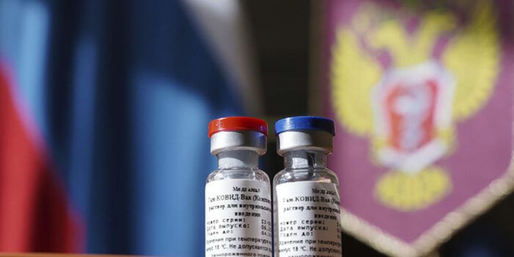 Irán y Rusia discuten producción conjunta de la vacuna contra la COVID-19