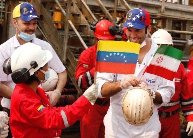 Irán y Venezuela desafían las sanciones de Estados Unidos a través del comercio de petróleo