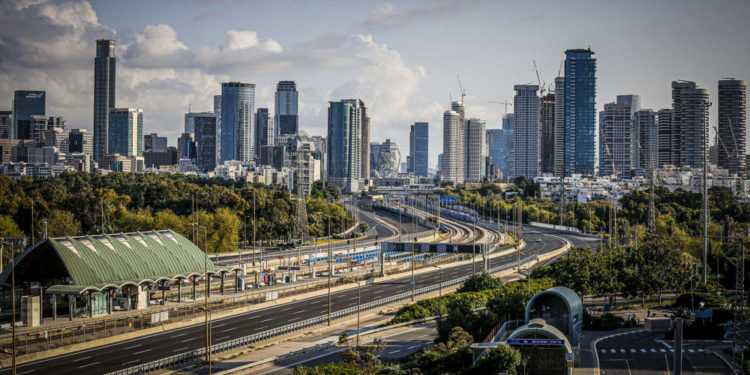 Tel Aviv será la primera ciudad con carreteras eléctricas que cargan el transporte público