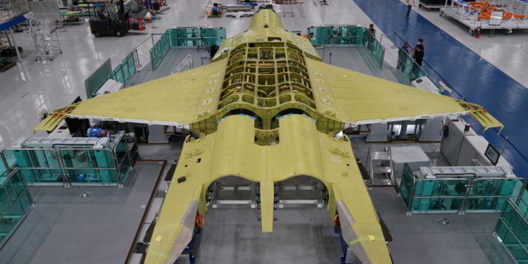 Corea del Sur presenta el primer prototipo del nuevo avión de combate KF-X
