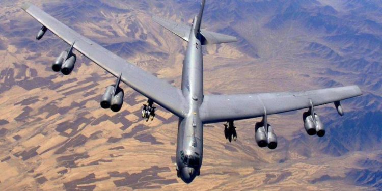 Bombardero B-52 emite alerta de emergencia en cielos sobre Gloucestershire