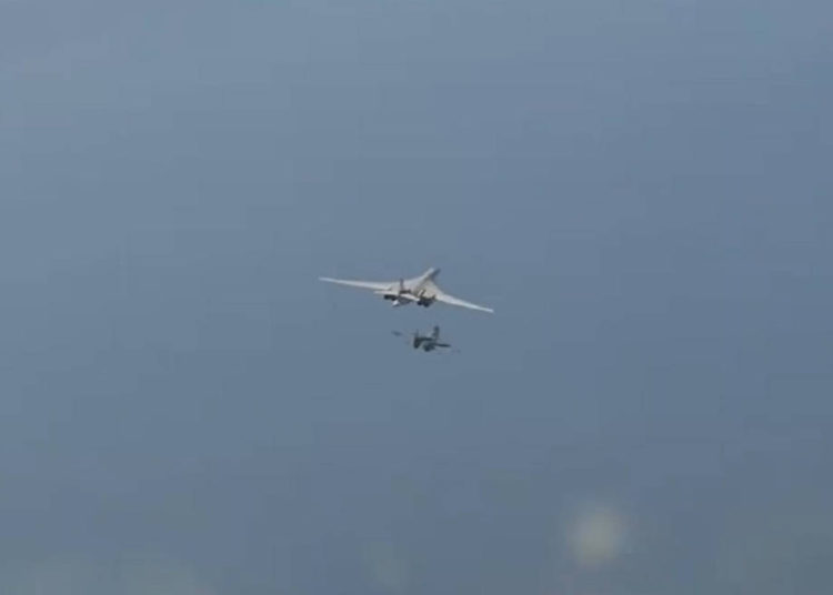 Bombarderos rusos Tu-160 y Tu-22M3 sobrevolaron la región europea