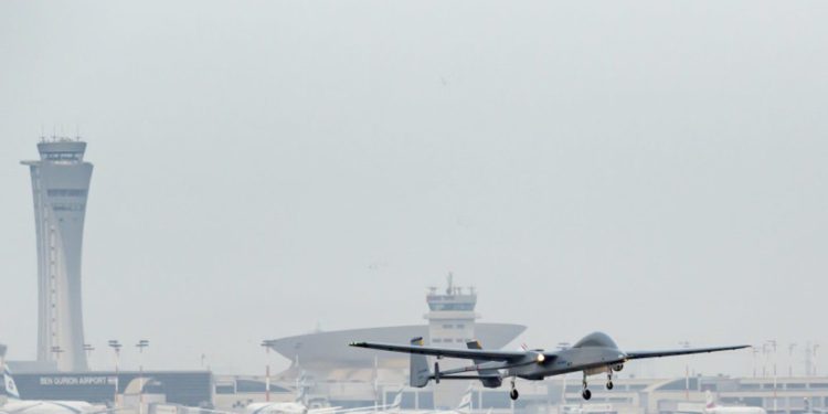 Dron militar Heron aterriza en el aeropuerto de Ben-Gurion
