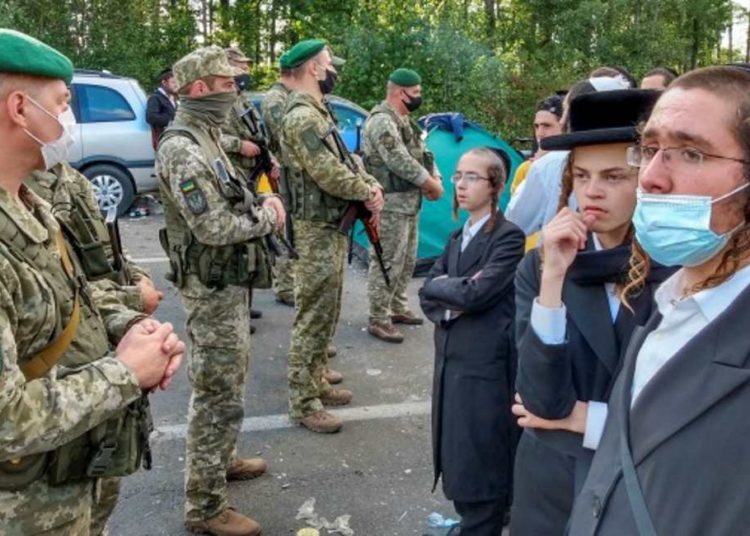 Ucrania y Bielorrusia discuten sobre judíos peregrinos jasídicos varados en la frontera