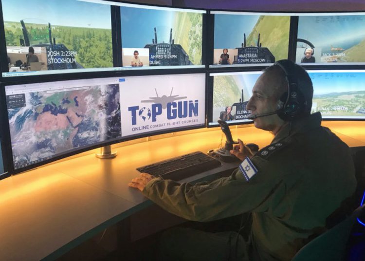 Expilotos de la IAF ofrecen curso de vuelo de combate en línea