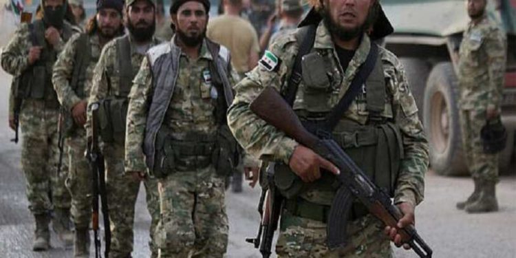 Rusia y Turquía emplean miles de mercenarios sirios para luchar en Libia