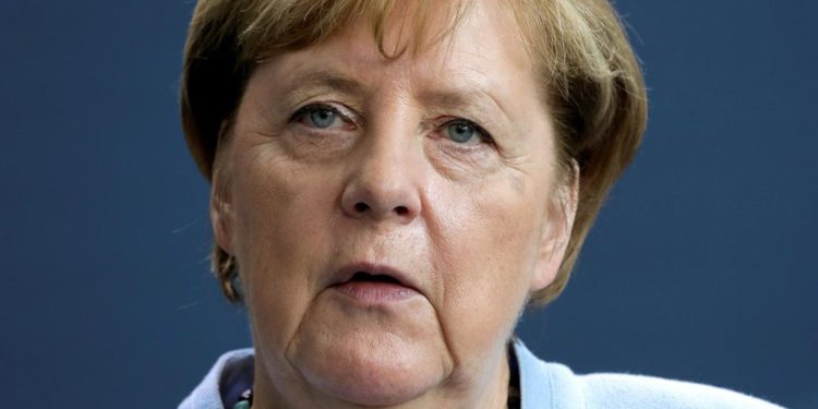 Presionan a Merkel para retirar el respaldo a Nord Stream 2 tras el envenenamiento de Navalny