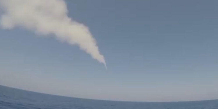 El nuevo misil de Israel en acción: Destrucción de un barco “enemigo”