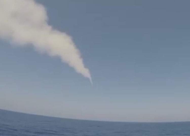 El nuevo misil de Israel en acción: Destrucción de un barco “enemigo”