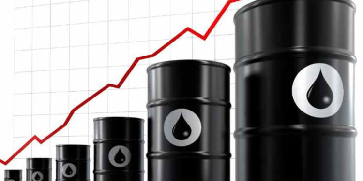 Precio del petróleo se dispara tras estancamiento provocado por huracán