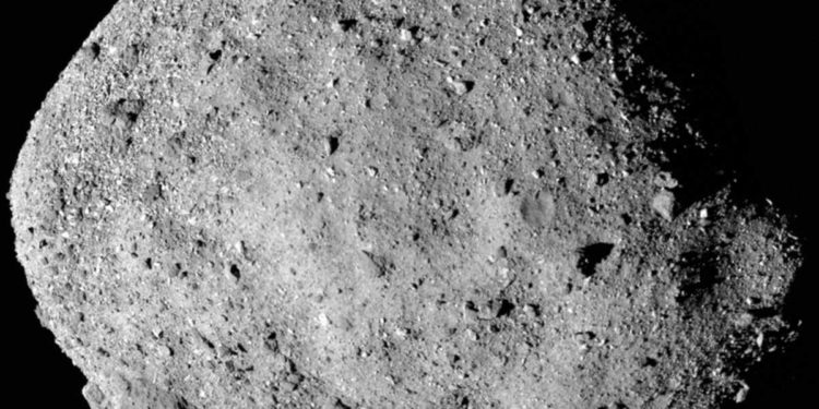 La NASA a punto de tomar una roca del asteroide Bennu