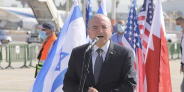 Delegación de Israel aterriza en Bahréin para firmar una 'declaración de paz'
