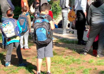 Ministerio de Salud de Israel autoriza clases al aire libre de hasta nueve estudiantes