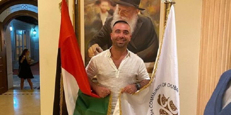 El popular cantante israelí Omer Adam visita Dubai