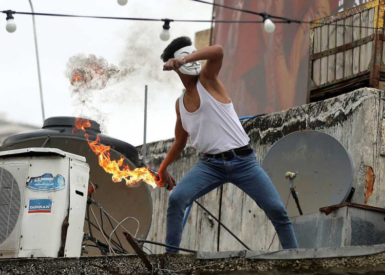 Ataque incendiario contra la policía en Jerusalem
