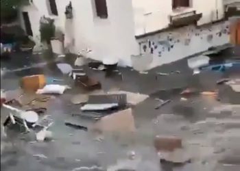 Impactantes videos del tsunami en Turquía tras el terremoto