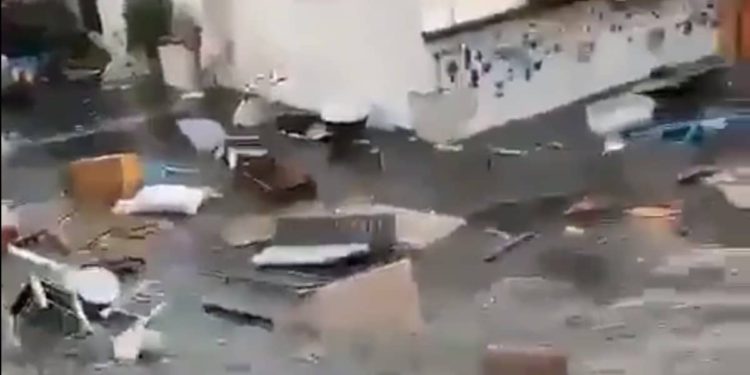 Impactantes videos del tsunami en Turquía tras el terremoto