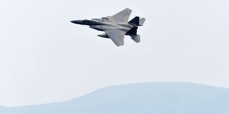Es oficial: Los F-15 ahora pueden lanzar bombas nucleares