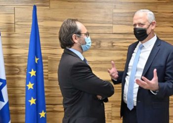 Ministro de Defensa de Israel se reúne con enviados de la Unión Europea