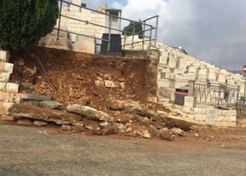 Muro de cementerio en Jerusalem colapsa tras lluvias