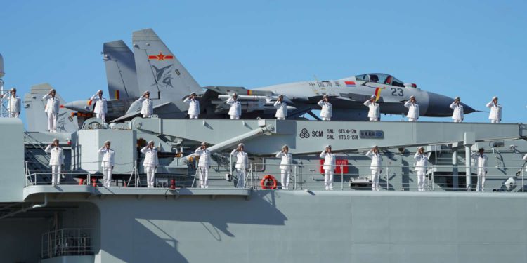 Los portaaviones de China se preparan lentamente para la guerra