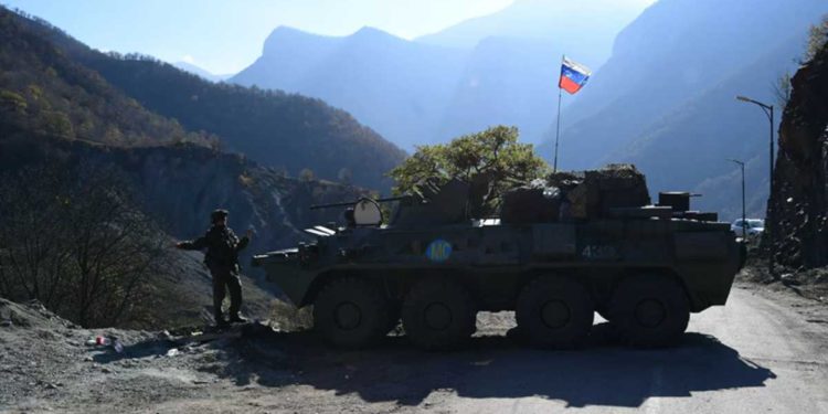 Rusia mueve los lanzadores de cohetes hacia Nagorno-Karabakh