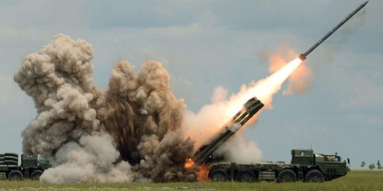 El nuevo lanzacohetes Tornado-S de Rusia parece bastante peligroso